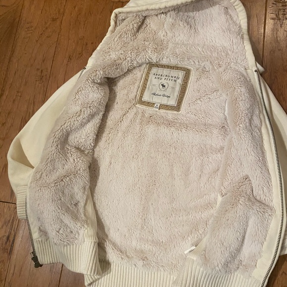 ABERCROMBIE & FITCH Faux Fur Hooded Jacket M - Picture 6 of 8
